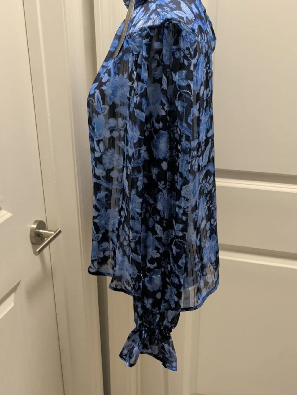 French Connection NWT Size 2  Blue Floral Sheer Long-Sleeve Blouse - Picture 4 of 10